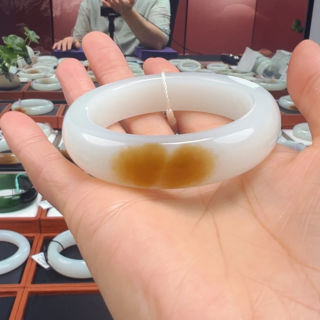 和田玉手镯未镶嵌少*装