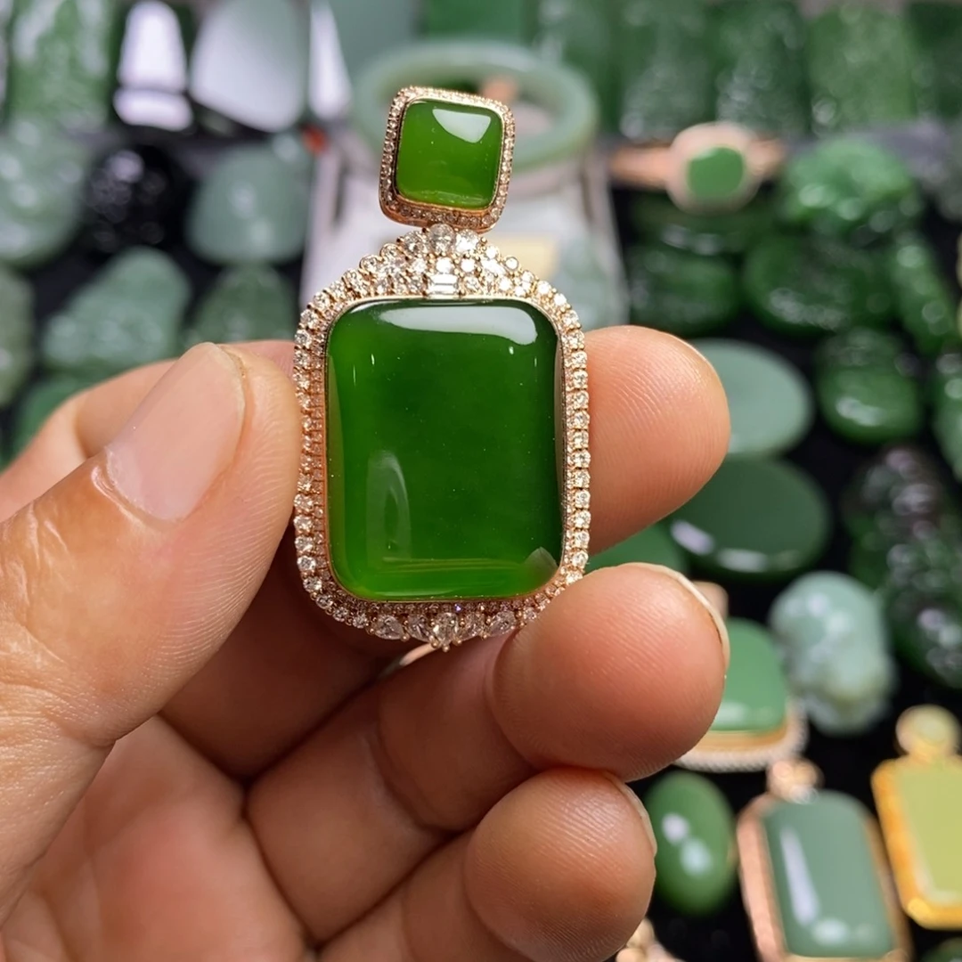 和田玉（碧玉）18K金镶嵌颈饰