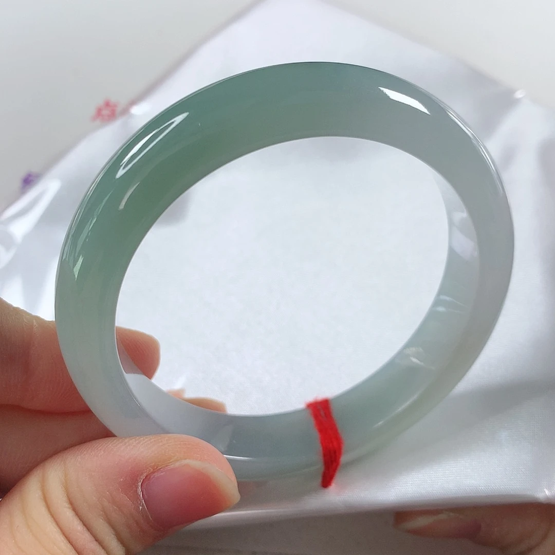 翡翠手镯未镶嵌①①③