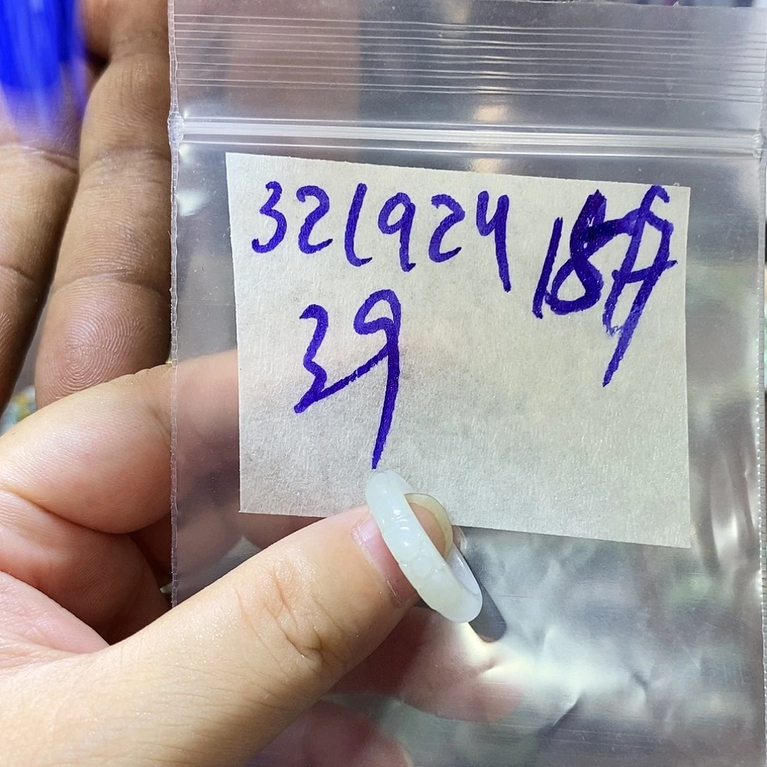 未镶嵌定制翡翠翡翠