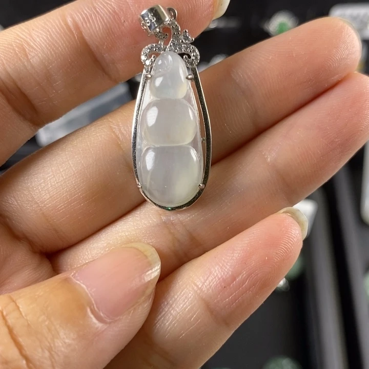 ****翡翠未镶嵌颈饰颈饰未镶嵌翡翠