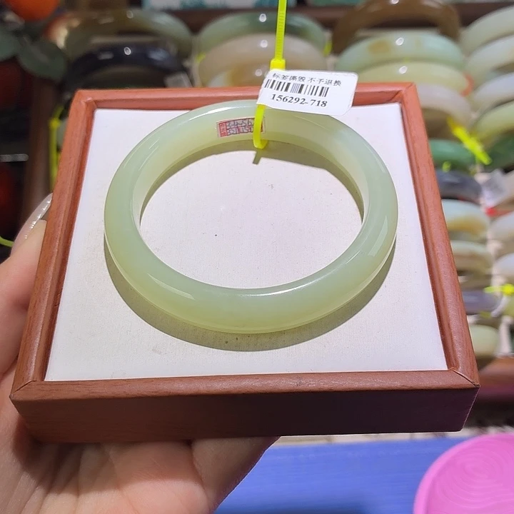 和田玉未镶嵌手镯56