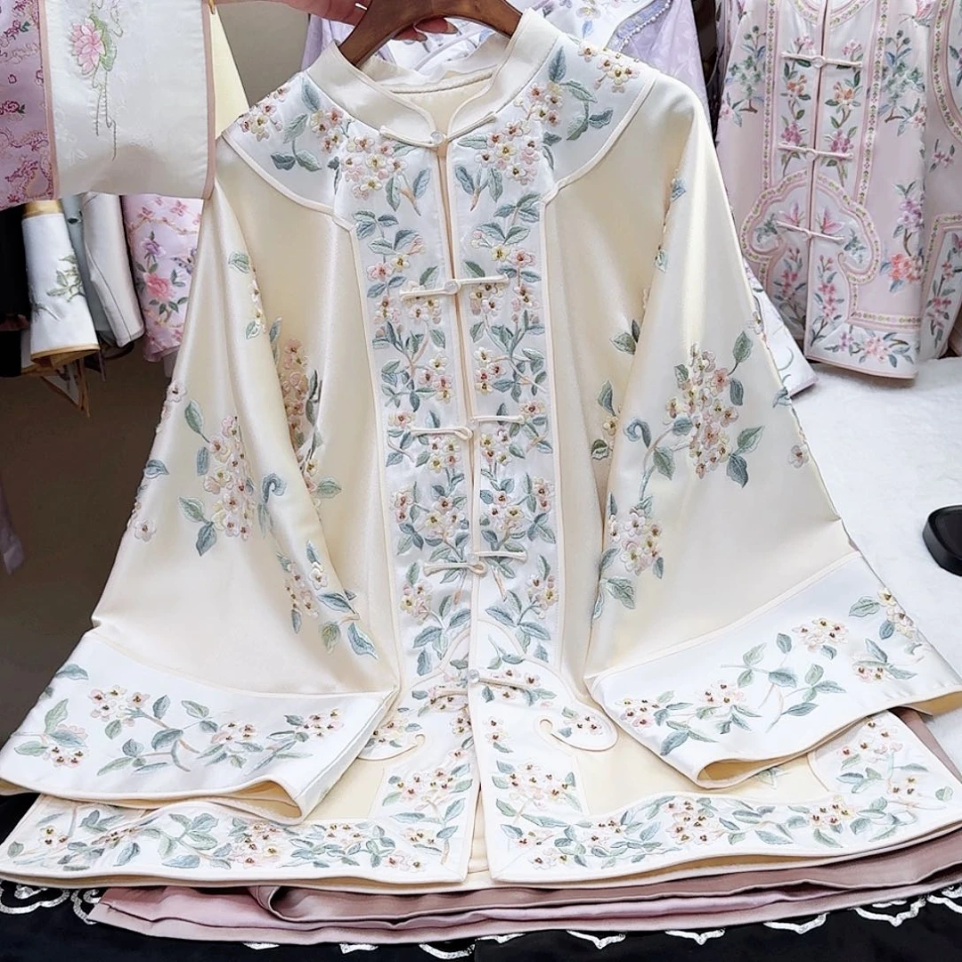 织绣真丝绣球花 苏绣太太服