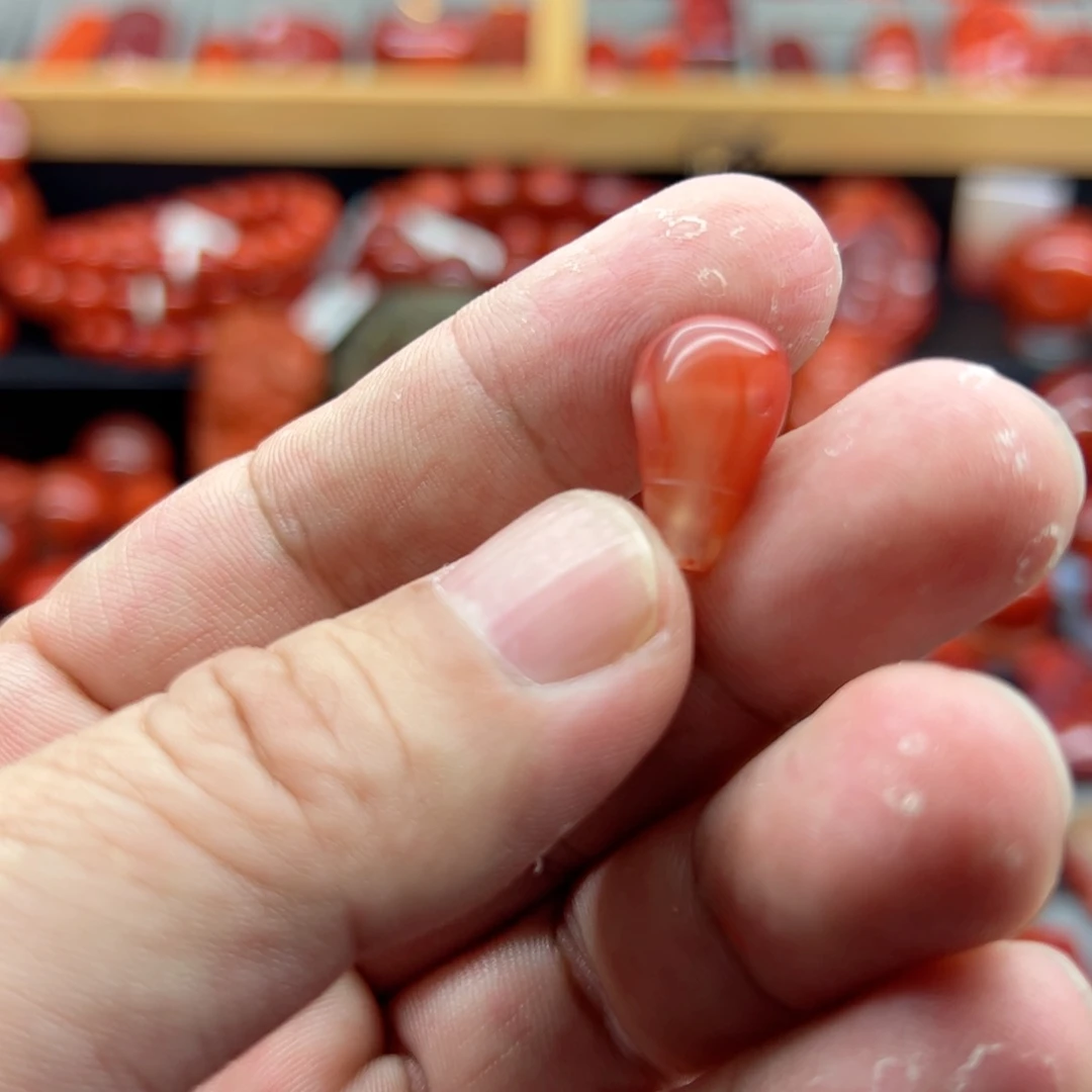 南红玛瑙配饰未镶嵌