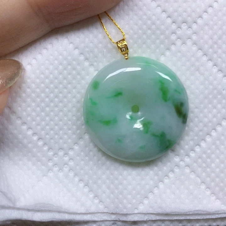 翡翠未镶嵌颈饰挂件