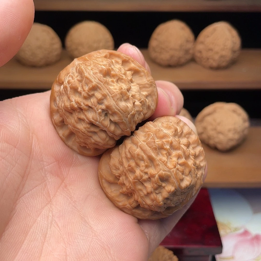 文玩核桃把件C****店43毕业高货白狮子