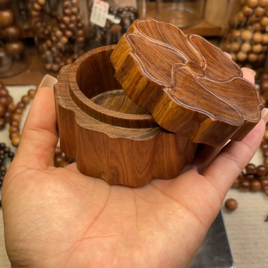 檀香木把件印度老山檀香莲花瑕疵