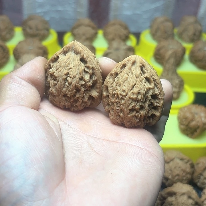 文玩核桃把件高炮三角南疆石9