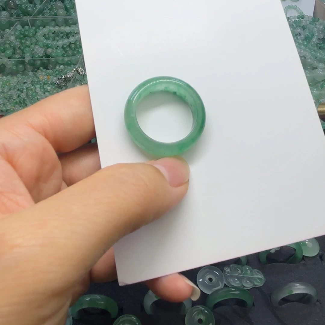 石英质玉（非洲翠）未镶嵌戒指  珠子  手镯满绿戒指