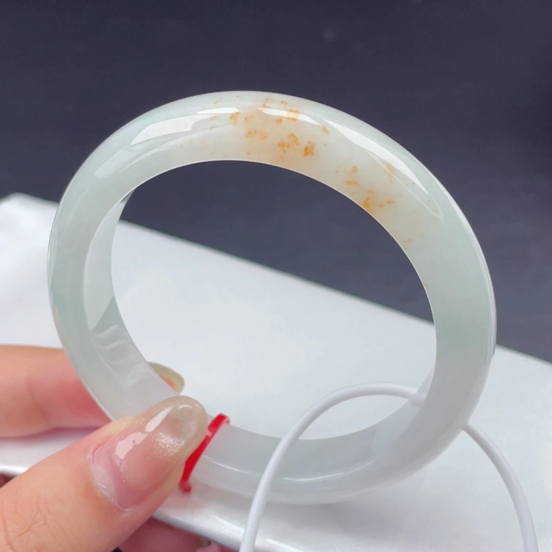 翡翠手镯未镶嵌56圈口