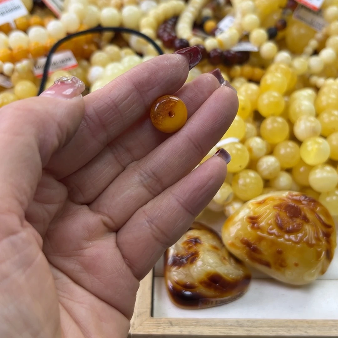 琥珀珠宝奇石未镶嵌