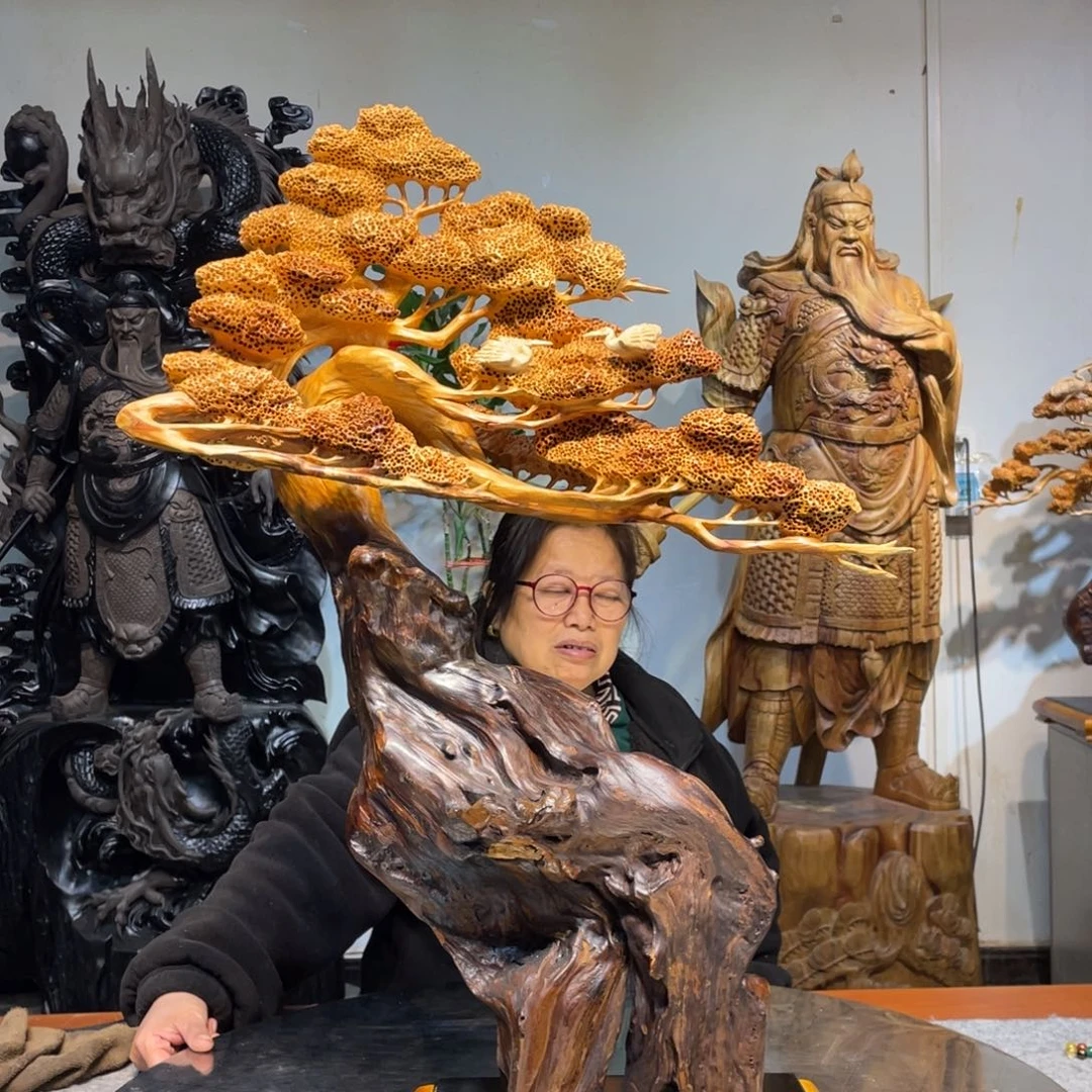 香榧木迎客松精品摆件