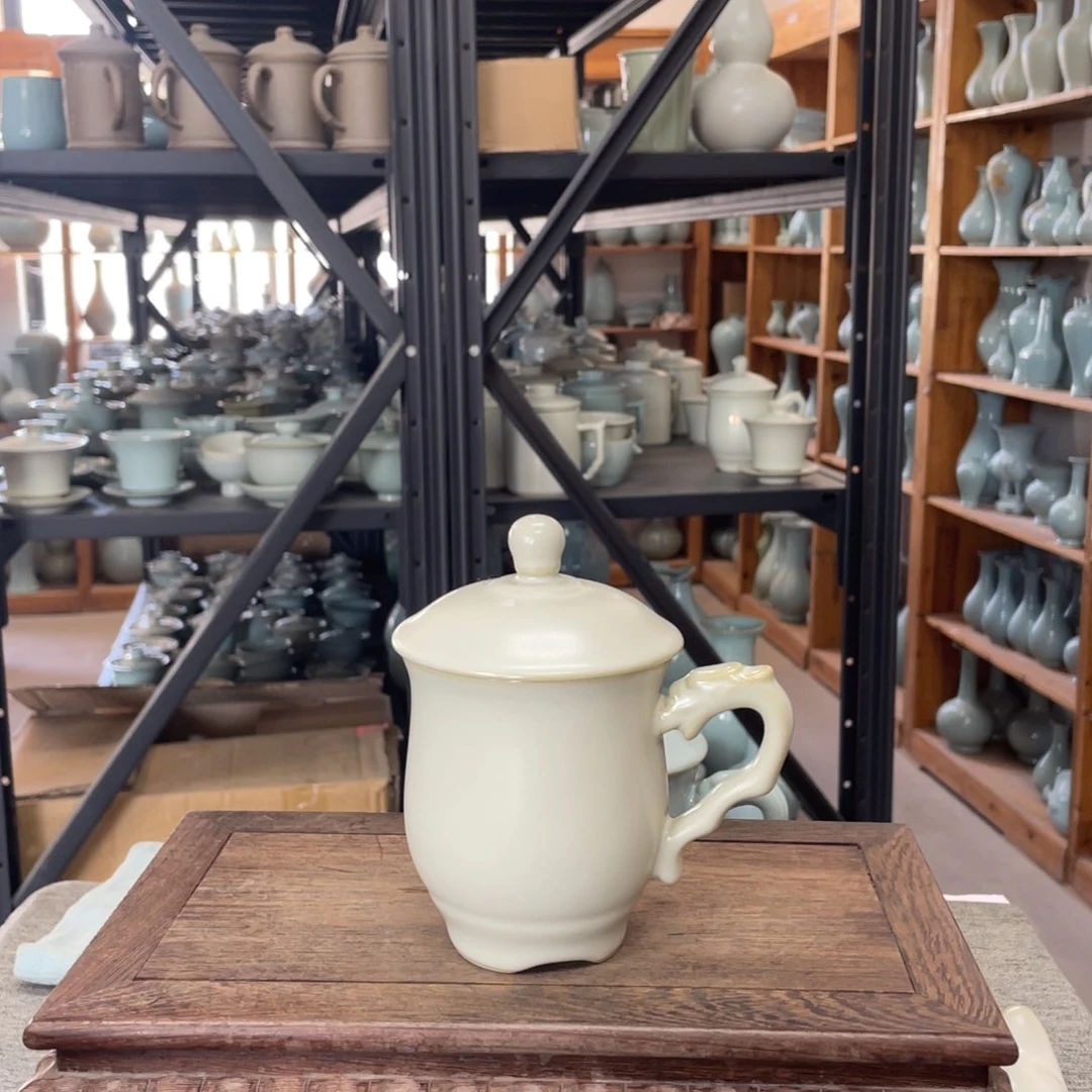 瓷片月白釉龙头杯微瑕无礼盒