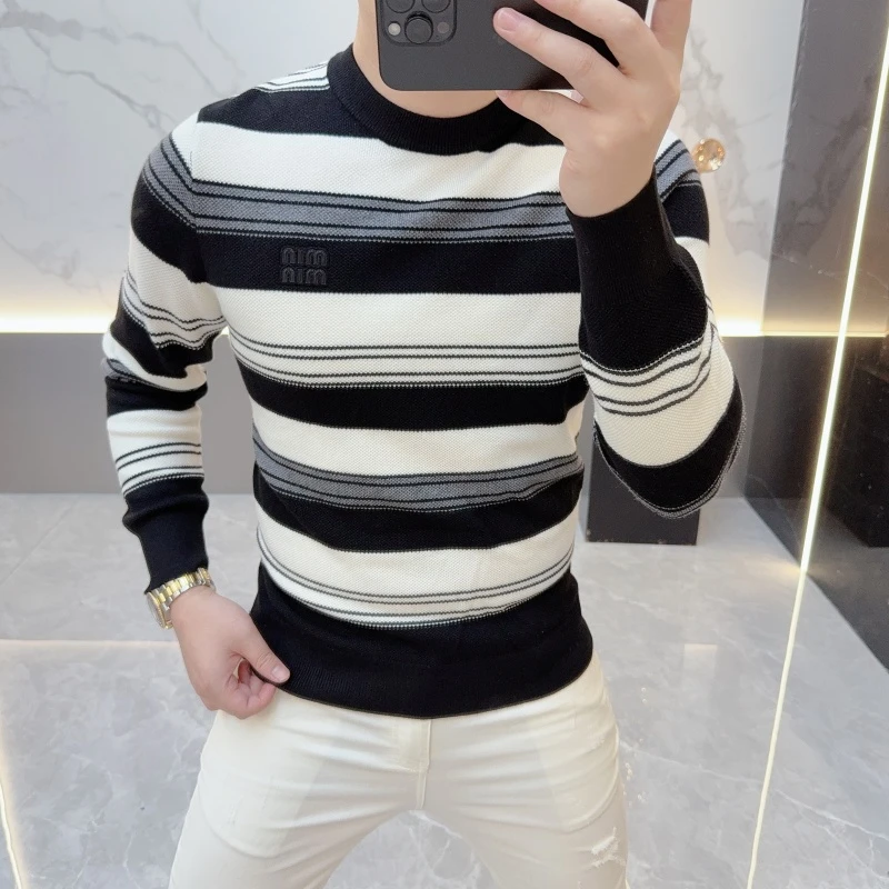 男士羊毛衫2025秋冬新款欧货潮流条纹帅气徽章圆领针织衫男潮毛衣