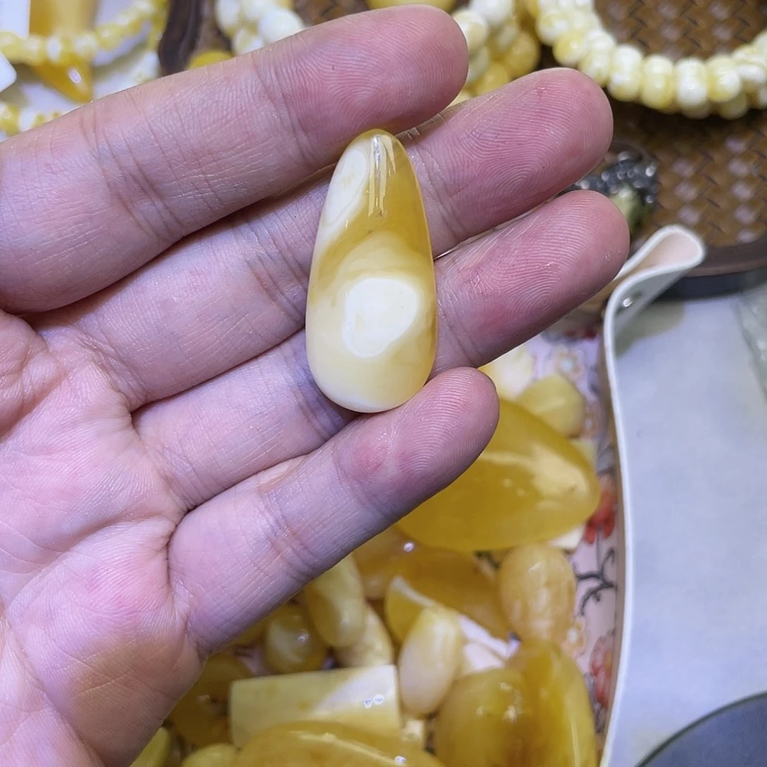 蜜蜡珠宝奇石未镶嵌瑕疵水滴