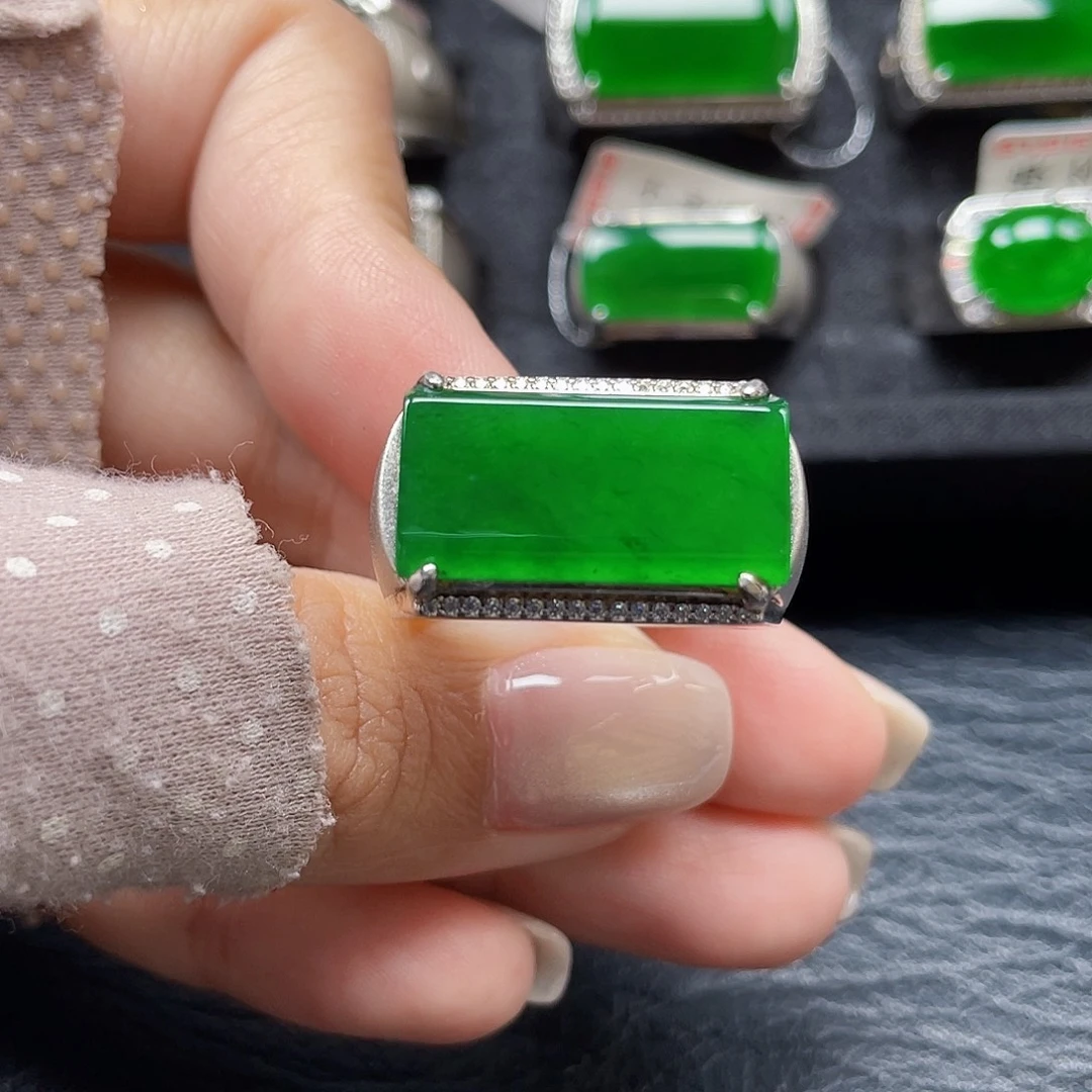 翡翠银S925镶嵌戒指天然A货翡翠没运费险2469