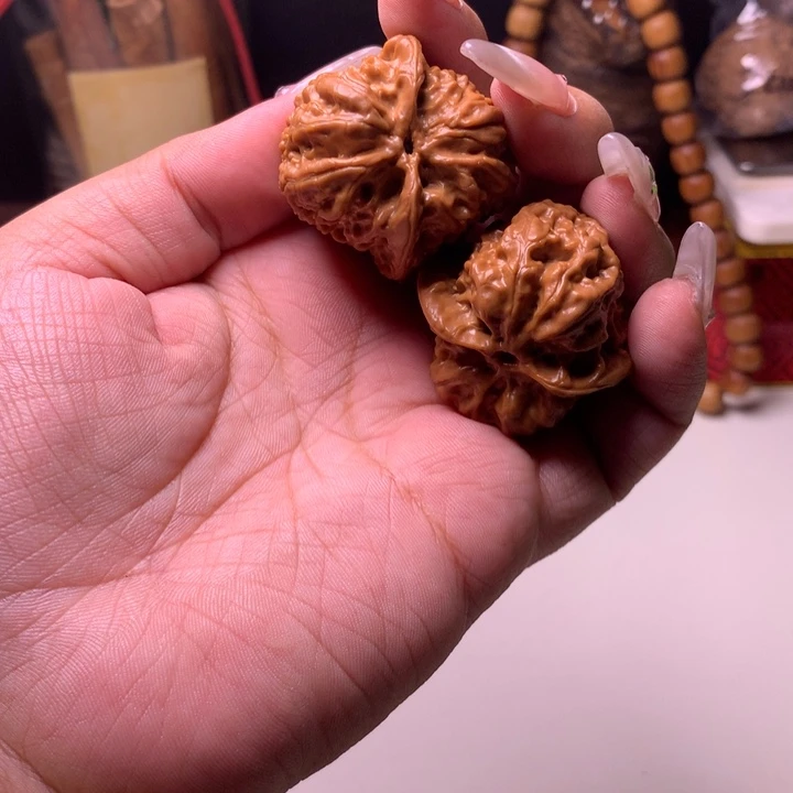文玩核桃把件大***.荷叶