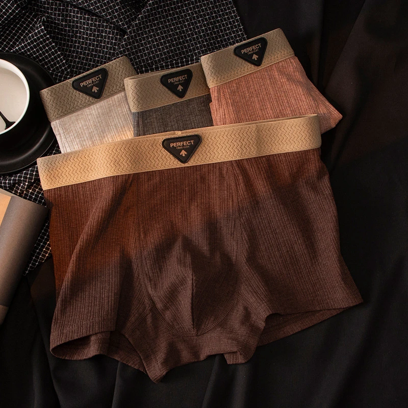 男士内裤中腰纯色棉质透气青少年潮流四角裤舒适保暖平角短裤衩