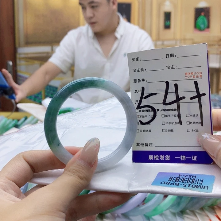 翡翠未镶嵌手镯000……