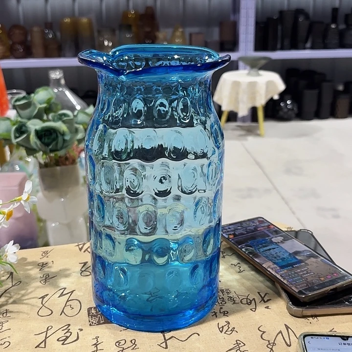 高度27厘米的琉璃花瓶