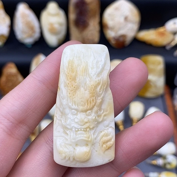 裸石琥珀未镶嵌白蜡龙牌a981