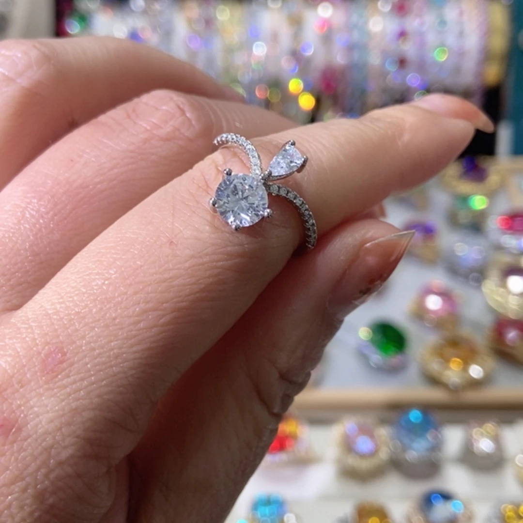 66锆石（处理）戒指