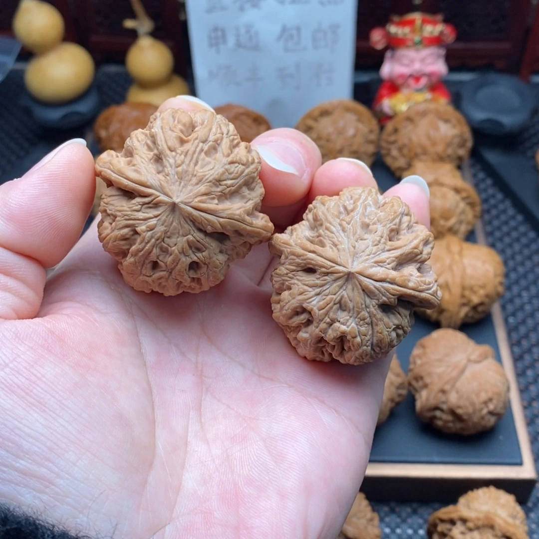 Y***.文玩核桃把件粗筋