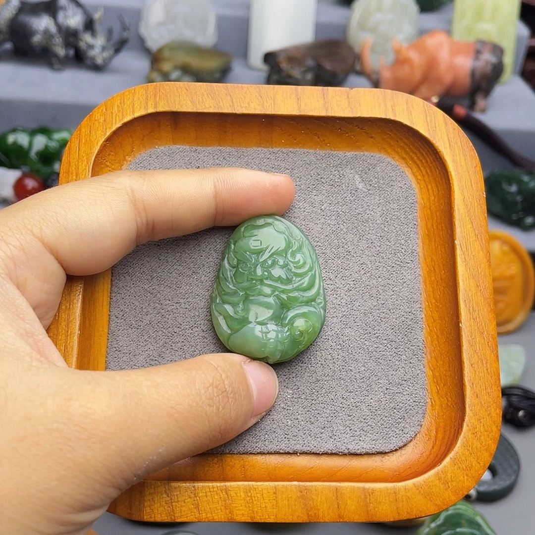 草***泥和田玉未镶嵌颈饰