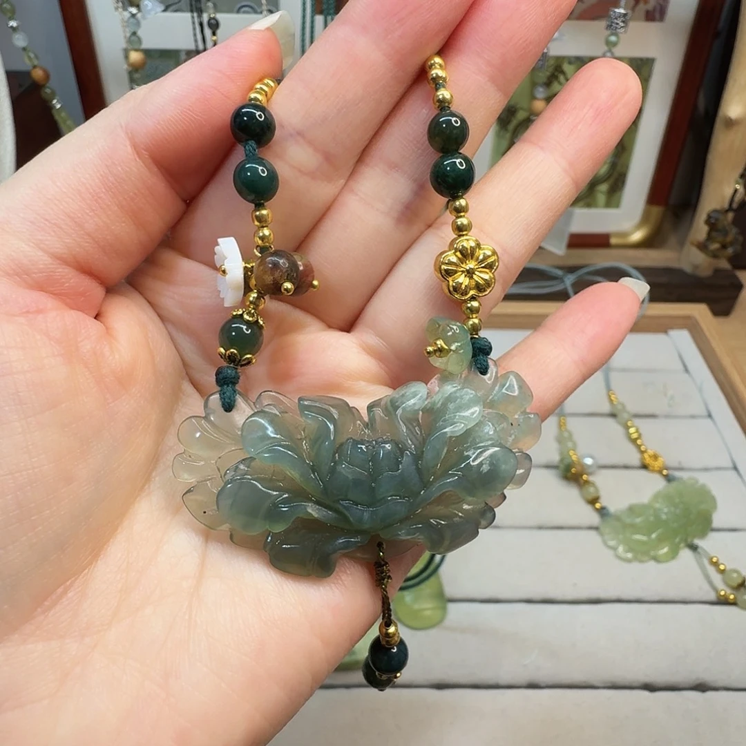 蛇纹石玉合金颈饰