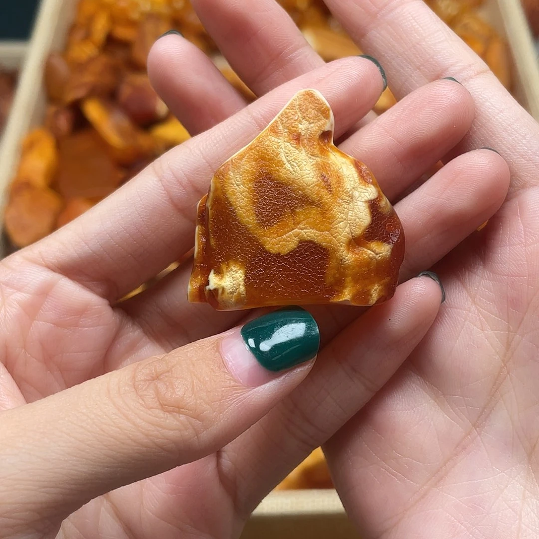 琥珀未镶嵌珠宝奇石