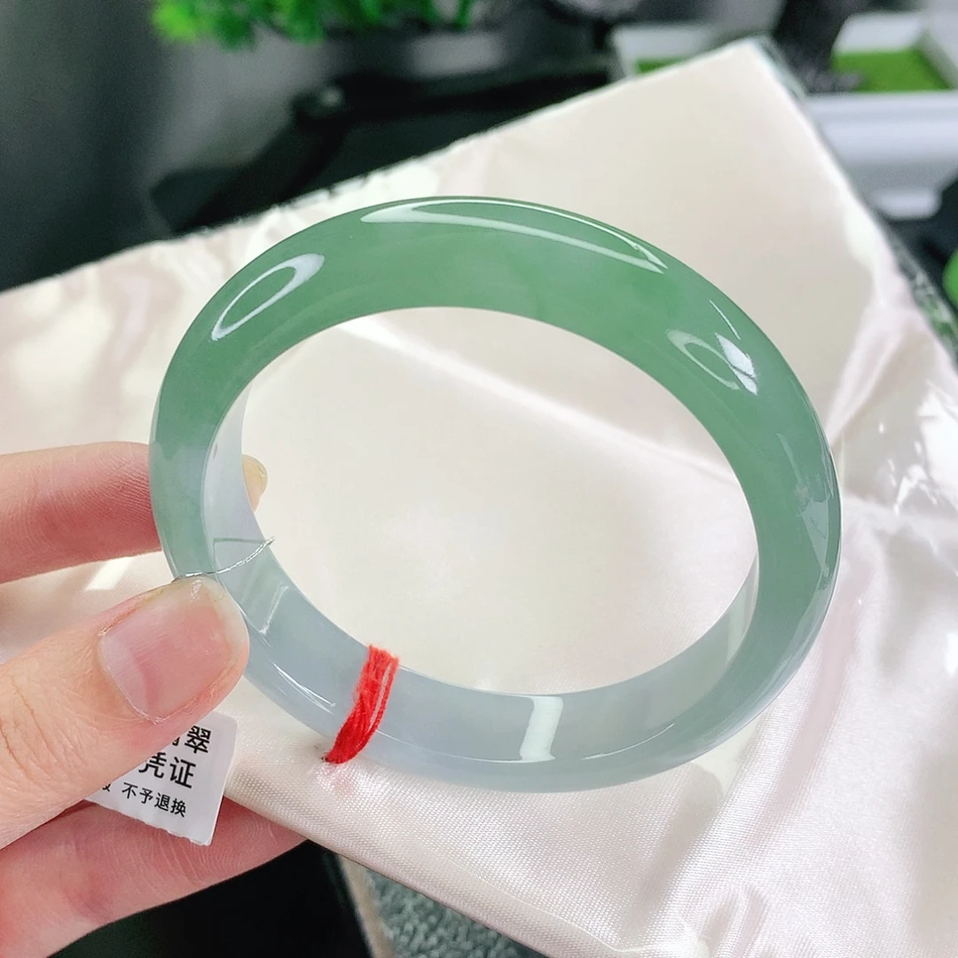 翡翠未镶嵌手镯56圈