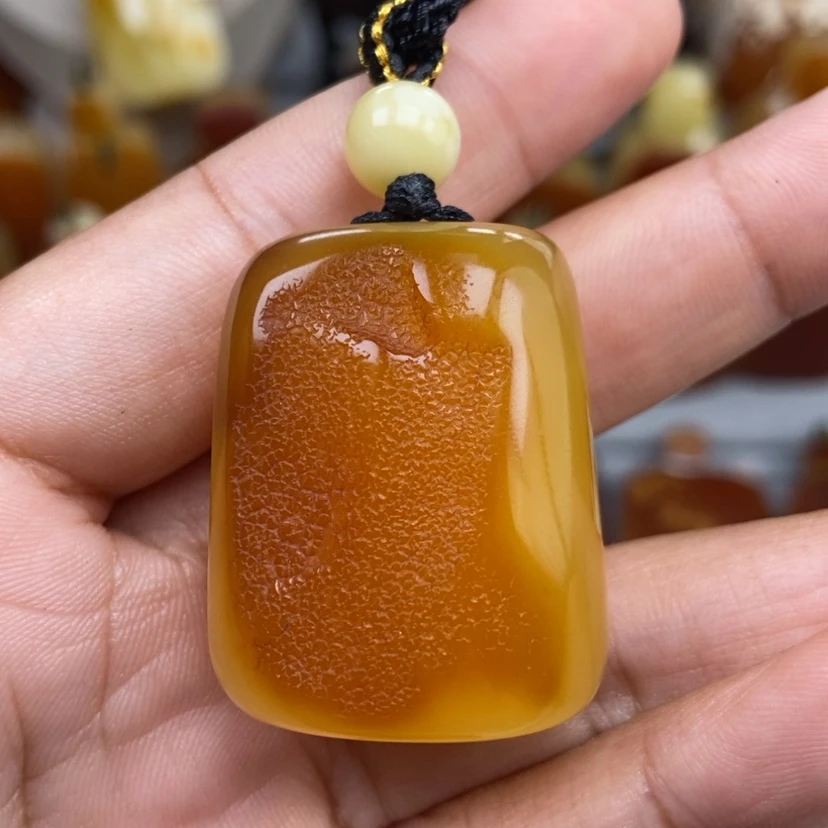【闪购商品】琥珀颈饰未镶嵌