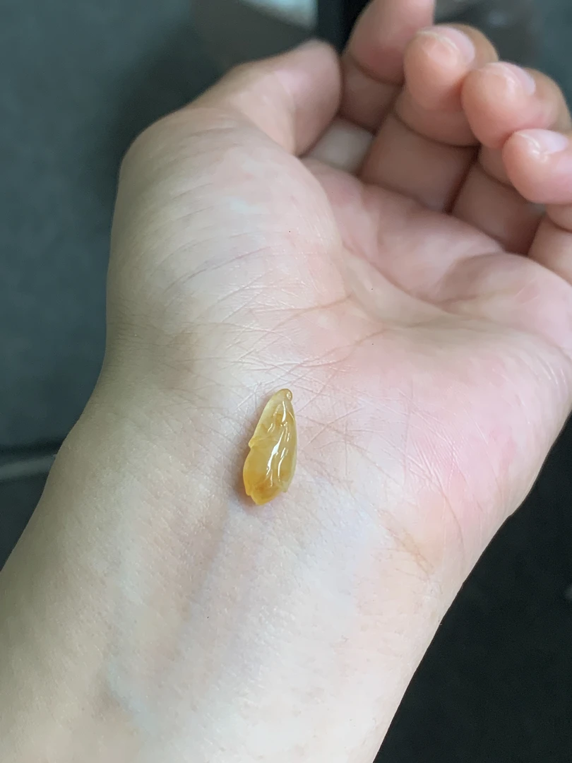 天然翡翠兰花黄翡