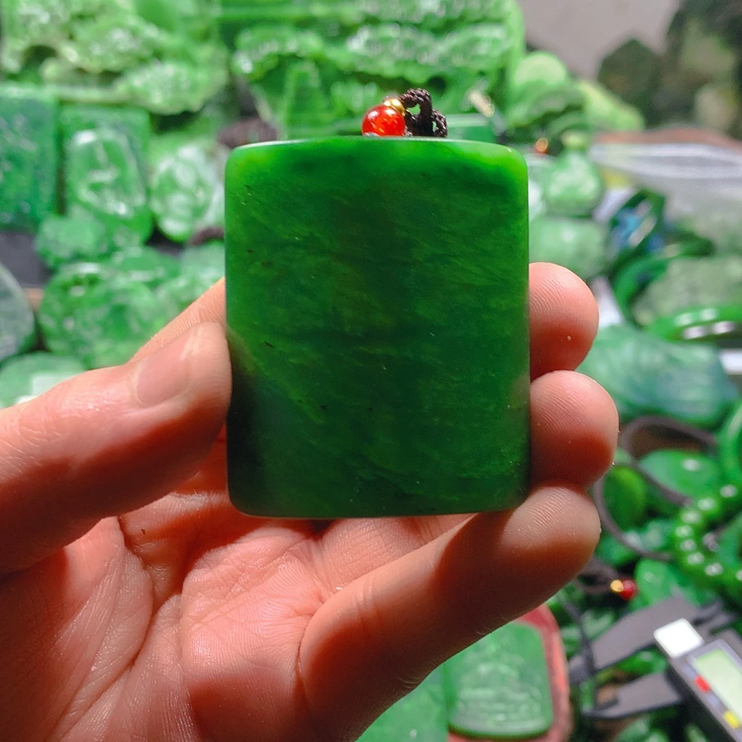 和田玉（碧玉）未镶嵌珠宝奇石