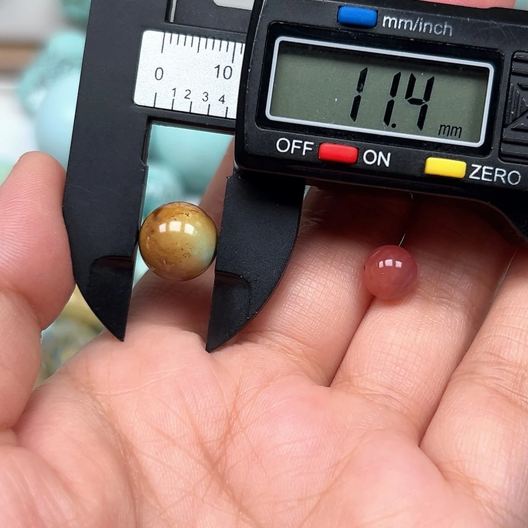 南红玛瑙未镶嵌珠宝奇石