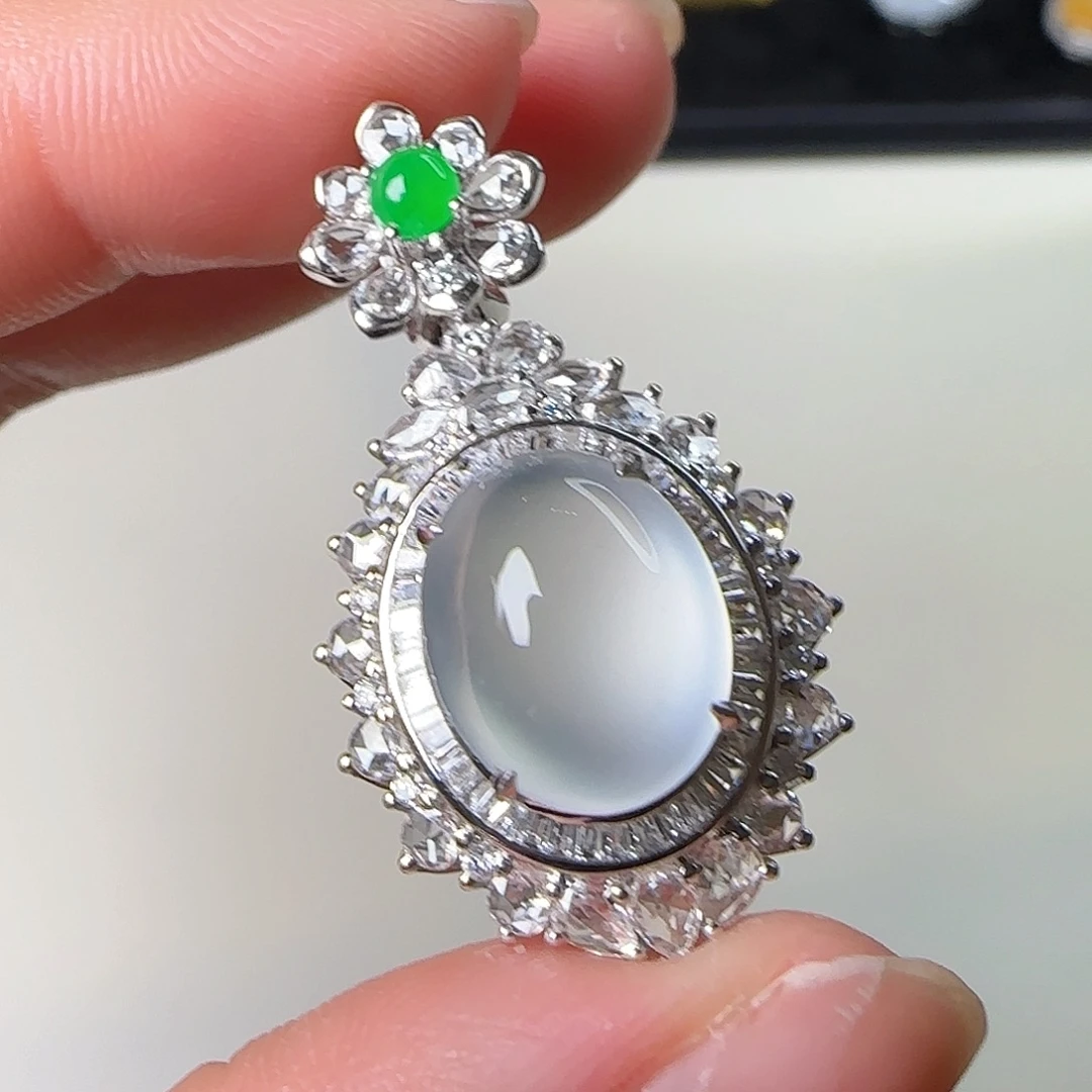 翡翠18K金镶嵌颈饰天然翡翠