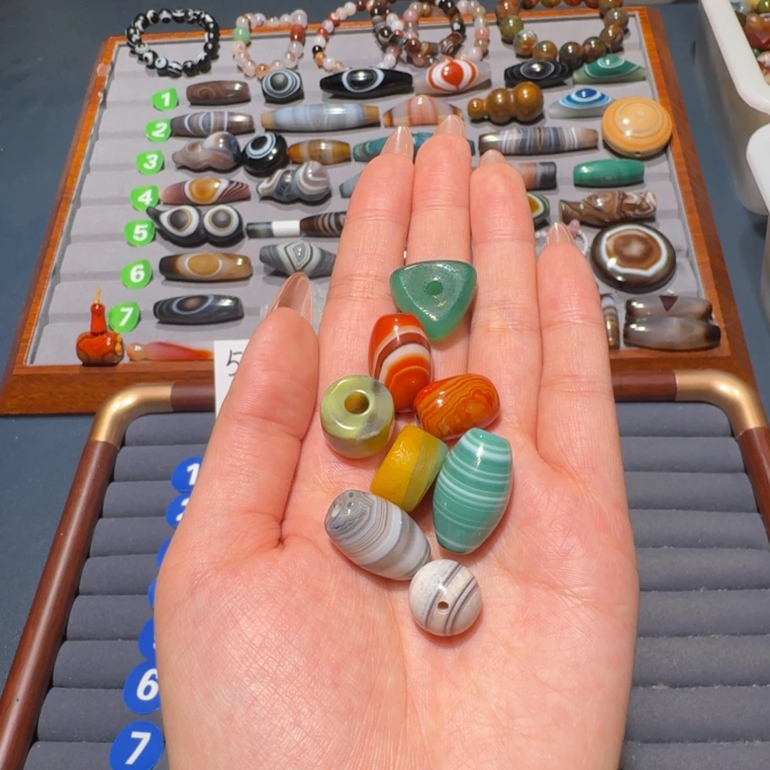 M***g玛瑙/玉髓未镶嵌珠宝半成品