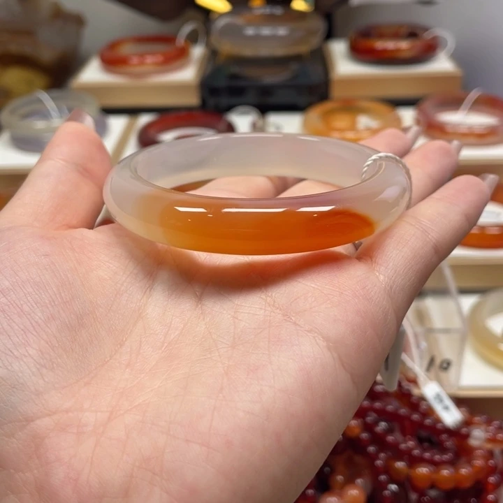 手镯玛瑙/玉髓未镶嵌