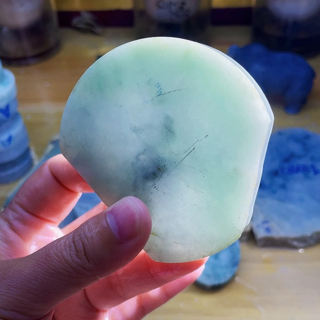 翡翠未镶嵌颈饰毛料31