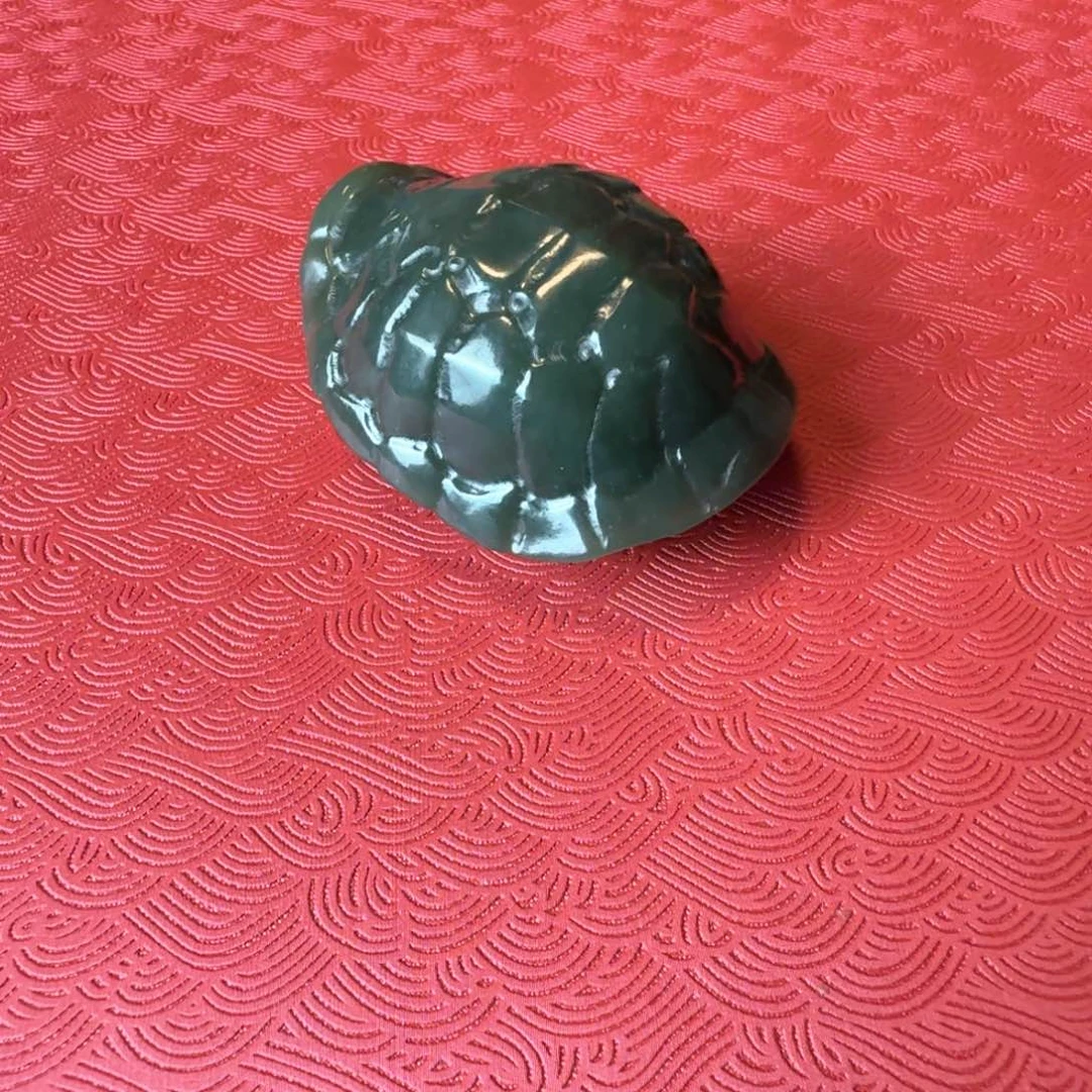 和田玉未镶嵌把件