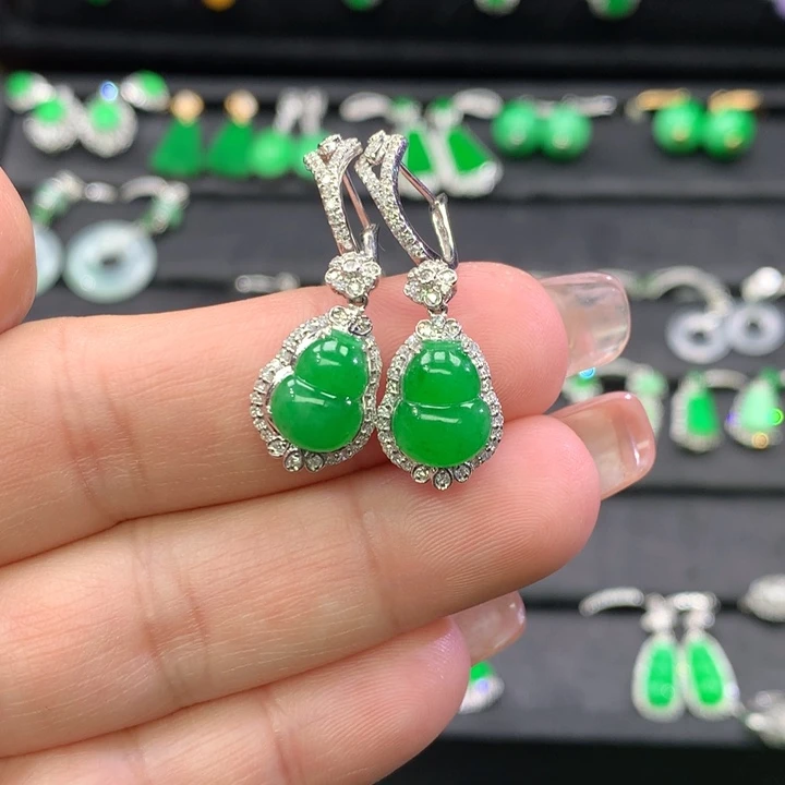 翡翠吊坠(不含链)18K金镶嵌M**n