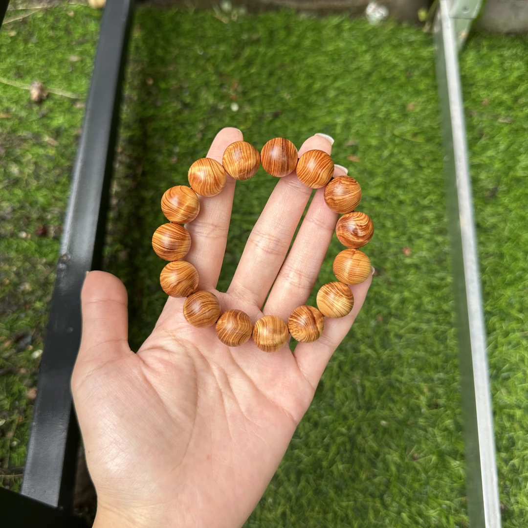 1.5太行陈化崖柏闪电