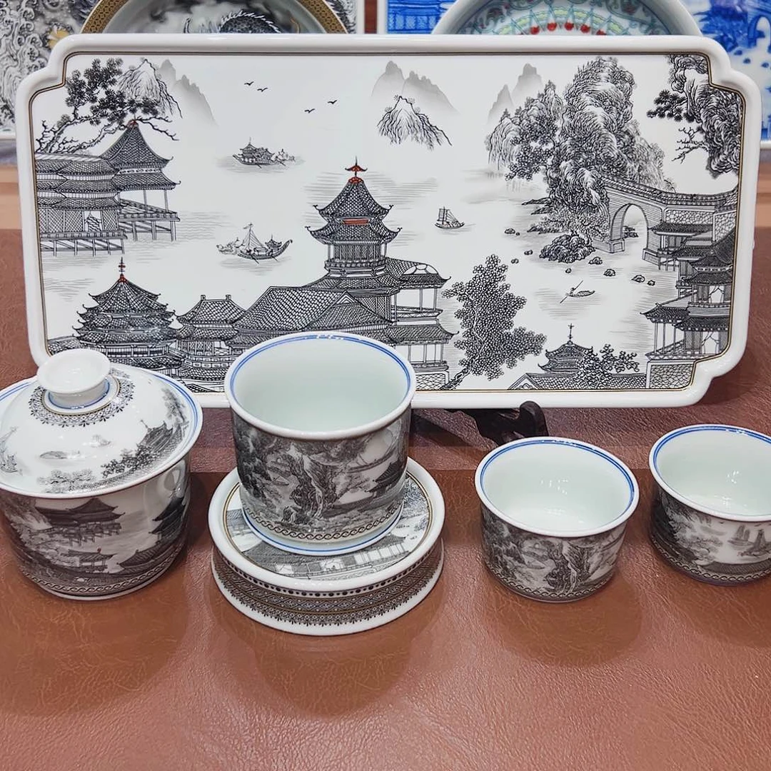 摆件景德镇市和上海浦东国际会展览中心