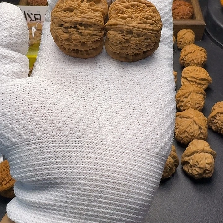 核桃闪电购39全品白狮子