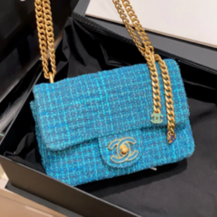 99新 Chanel/香奈儿 Chanel香奈儿 22P珐琅扣方胖子