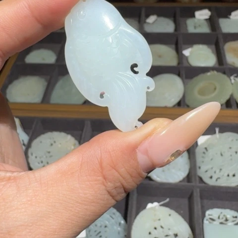 和田玉（糖玉）车挂未镶嵌