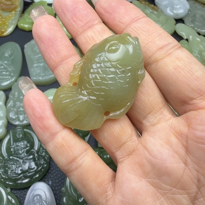 和田玉未镶嵌颈饰