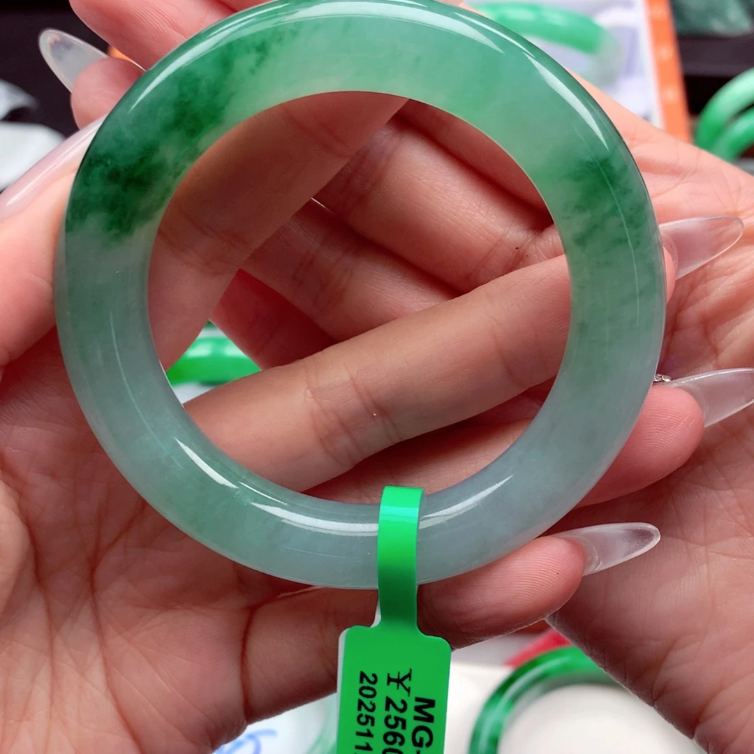 翡翠未镶嵌手镯翡翠