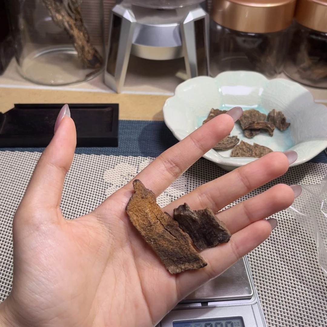 沉香海南大山沉水老包头2克