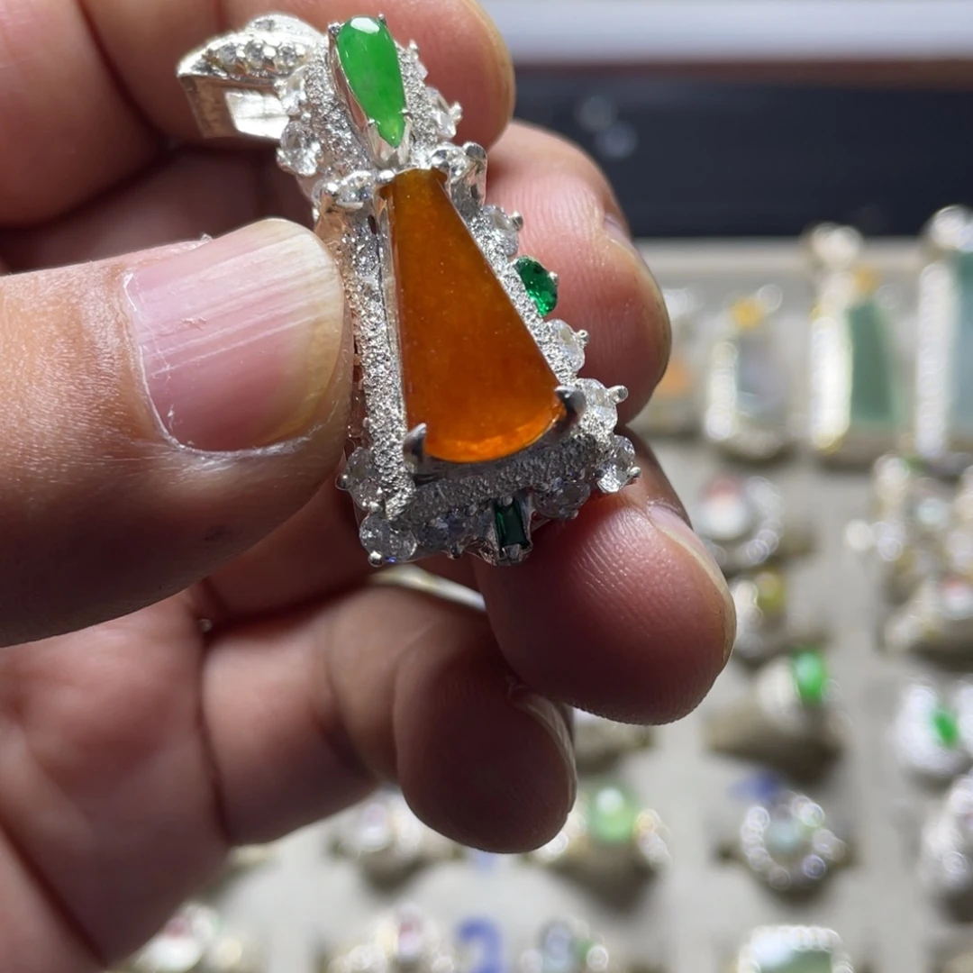 未镶嵌定制翡翠牌子